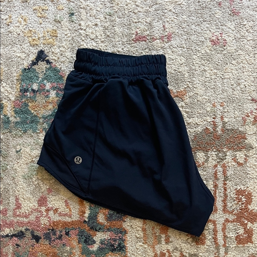 Lululemon 2.5” Low-Rise Hotty Hot Shorts